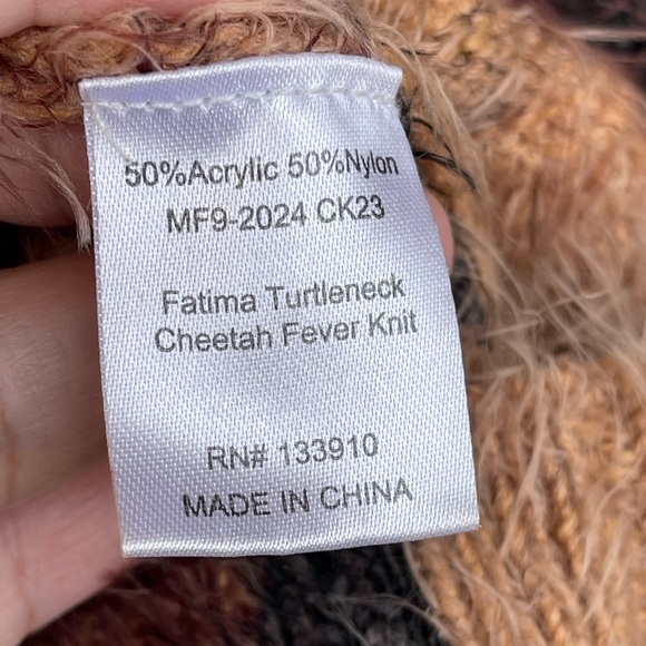 show me your mumu fatima turtleneck in cheetah fever size medium - Picture 5 of 7